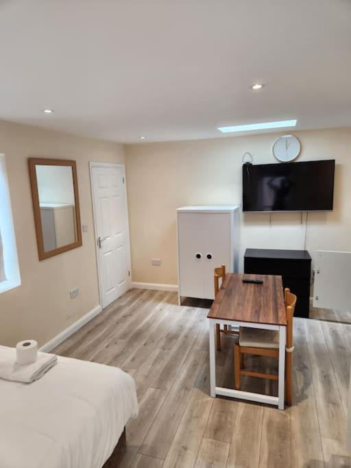 Beautiful Private En-Suite Room With Its Own Entry Bexleyheath Exterior foto